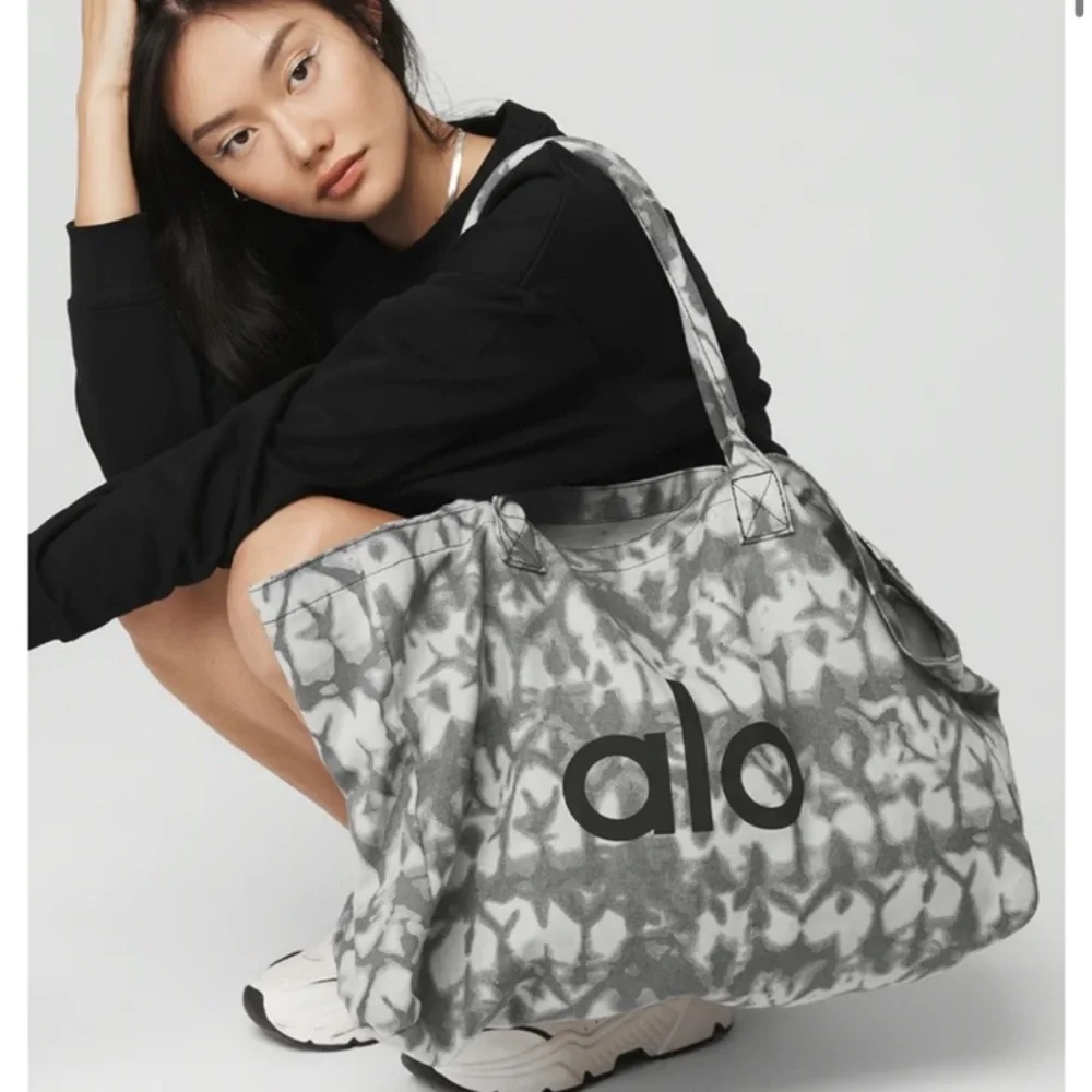 ALO Yoga Iconic Shopper Tote Bag Grey Tiedye